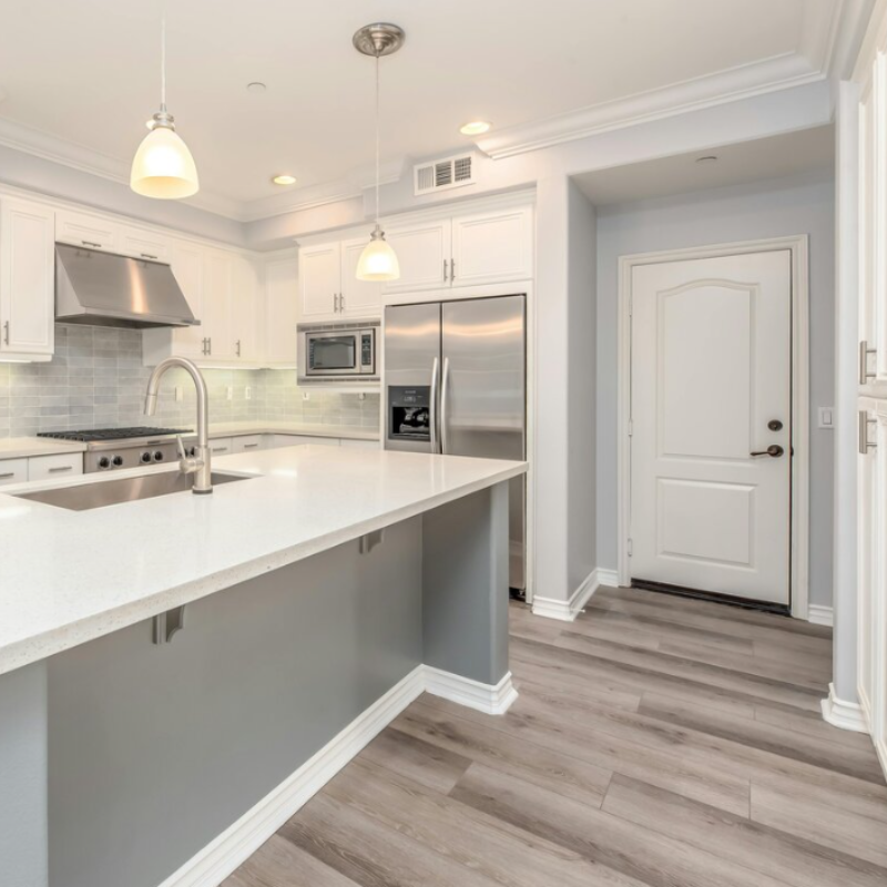 High-Quality-Flooring-Service-Page-Hardwood-Flooring-800x800